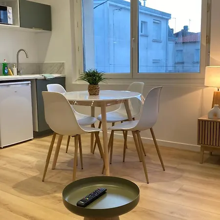 Apartment 200m Du Chay *
