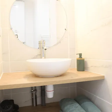200m Du Chay Apartment Royan